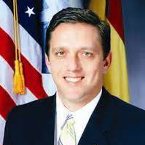 Hon. Juan C. García Padilla, Alcalde de Coamo, Secretario